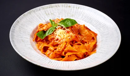 Domates Soslu Kremalı Papardelle