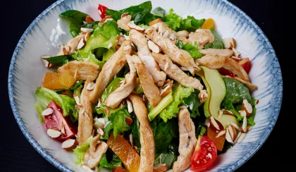 Izgara Tavuklu Salata